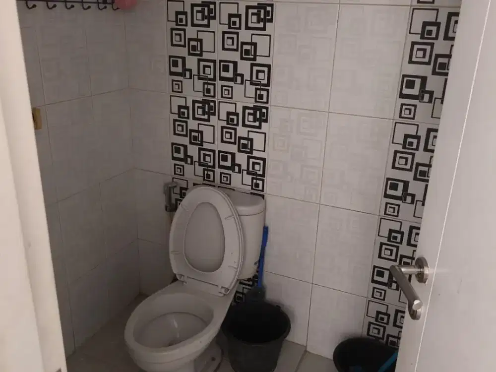 Disewakan Rumah Siap Huni  8x15 m 2 Lantai di Cluster La Seine, JGC, Jakarta Timur