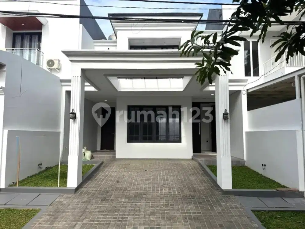 Rumah Brand New di Cinere Desain American Classic Layout Lapang
