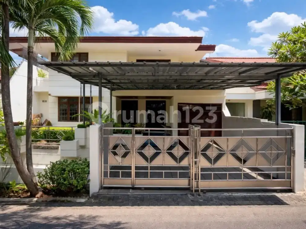 Rumah 2 Lantai Dalam Komplek Elit dan Asri Cinere