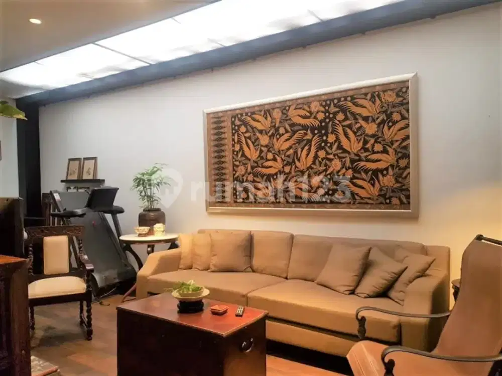 Rumah Bergaya Etnik Dalam Komplek Ternama Di Villa Cinere Mas.