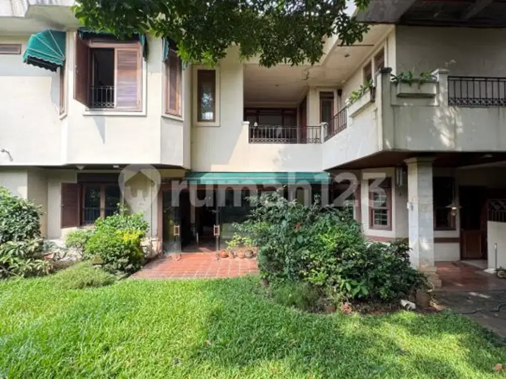 Rumah Klasik Halaman Luas di Komplek Ternama dan Prestisius Cinere