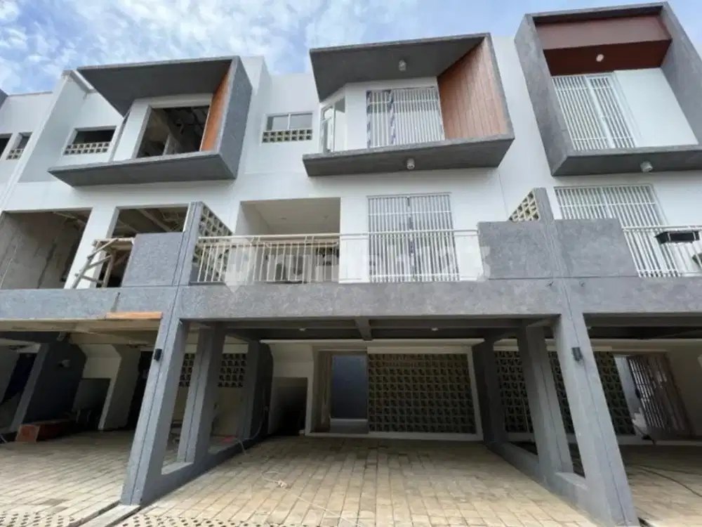 Rumah 3 Lantai Japanese Style Lokasi Terdepan di Cinere Siap Huni
