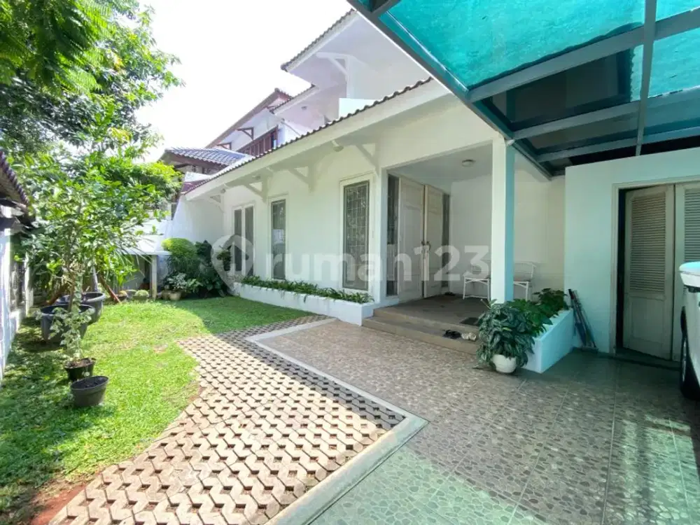 Rumah Halaman Luas dalam Komplek Villa Cinere Mas