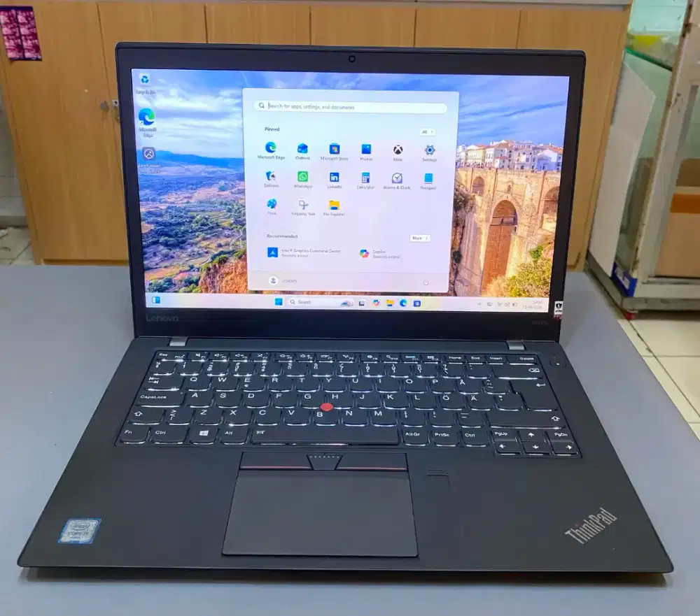 Laptop Lenovo Thinkpad T460s, Ringan, Kencang, Siap Pakai