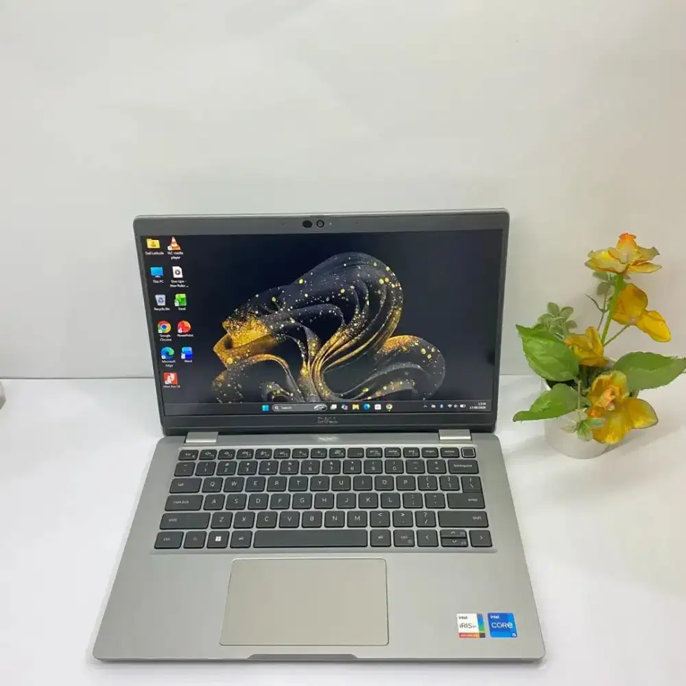 Laptop berkualitas, desain modern, performa maksimal.