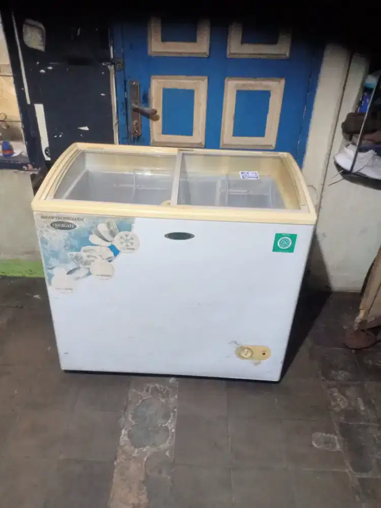 Jual frizer BOK merk Sharp kapasitas 200 liter dingin beku normal