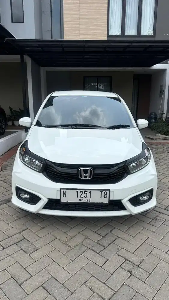 BRIO SATYA E AT 2022 KM 8.000 MURAH SAJA