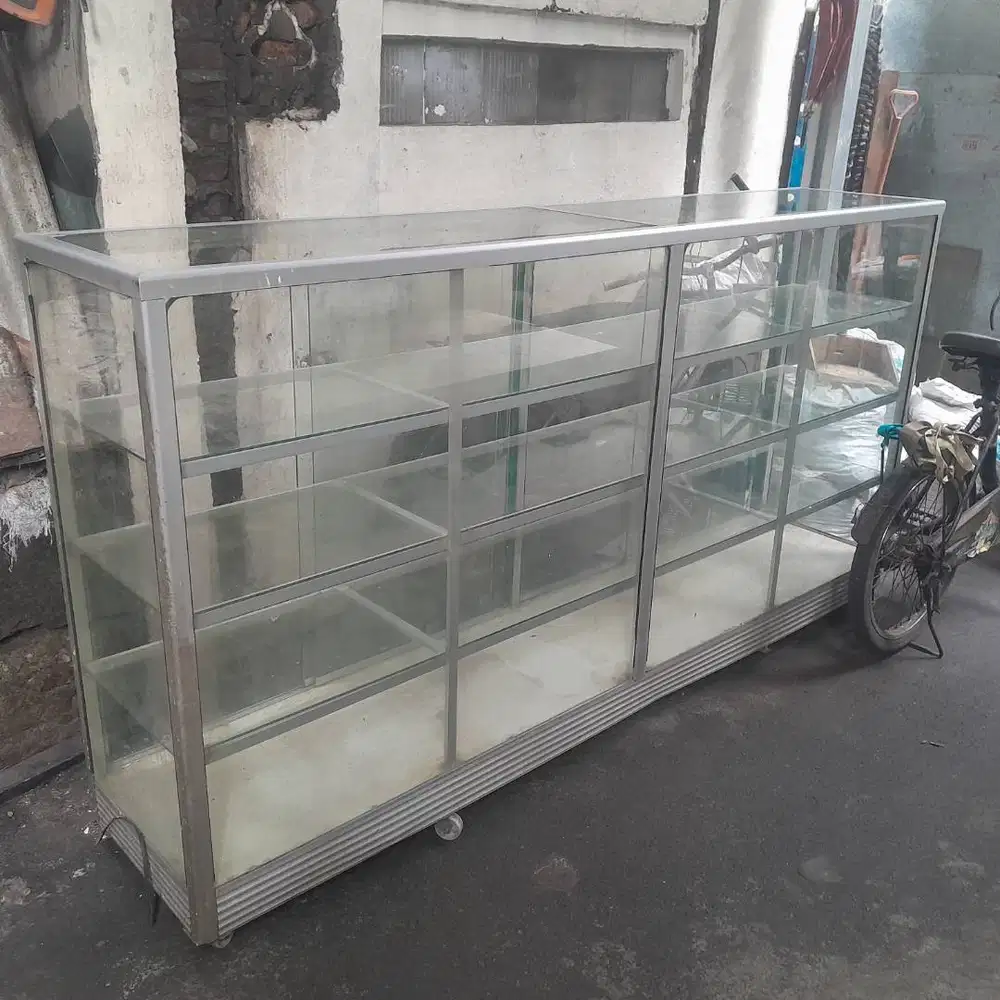 Etalase 2 meter