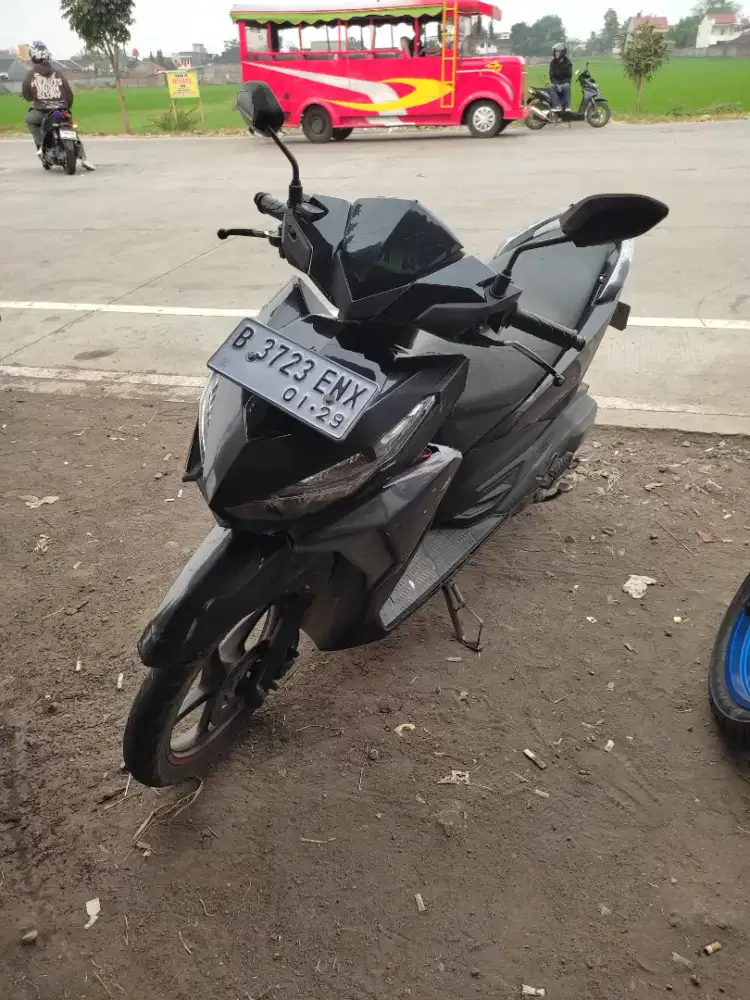 DIJUAL CEPAT MOTOR VARIO 125 lED OLD 125 HITAM