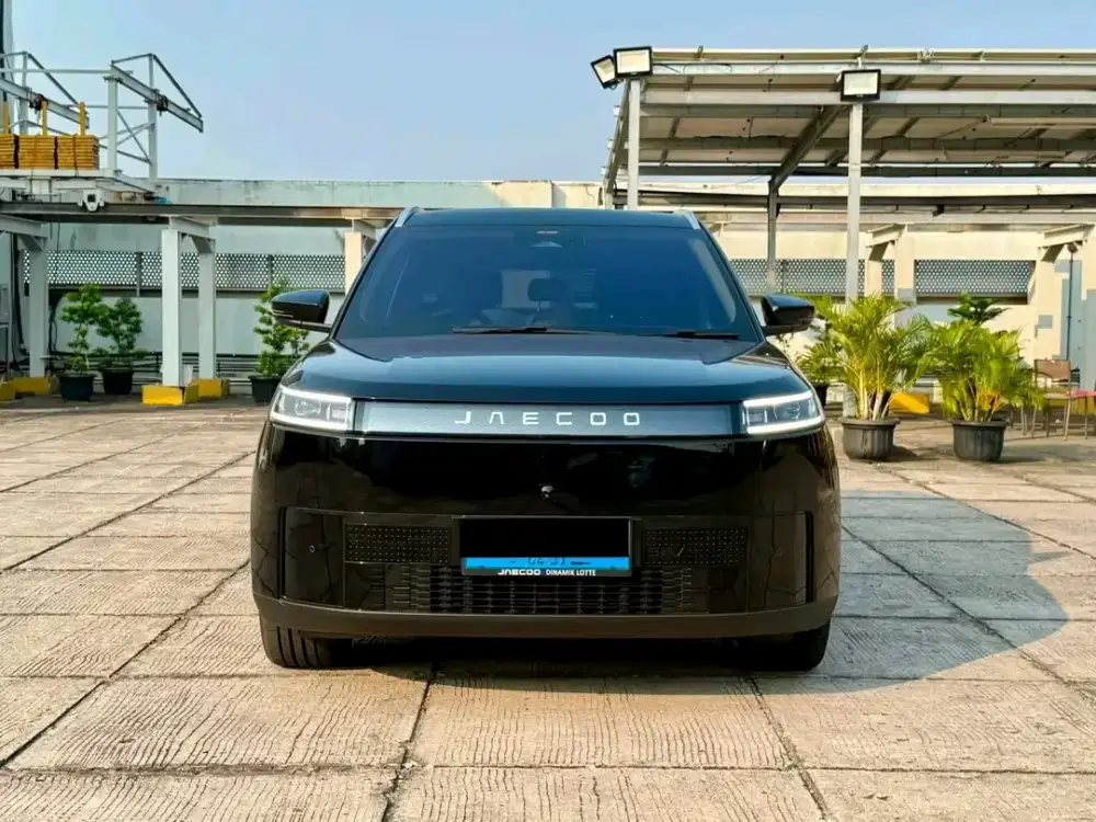 J5 EV PREMIUM SUV