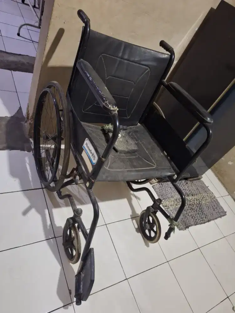 Kursi Roda Husada