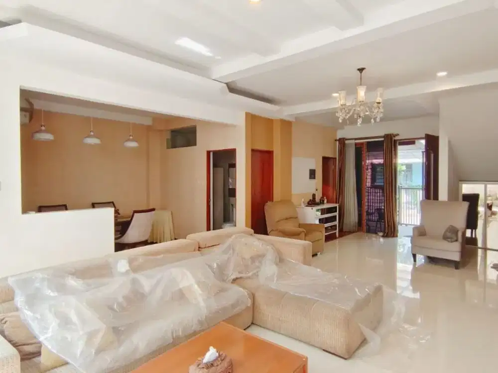 Dijual Rumah Cantik Strategis 2 Lantai Siap Huni Dekat Bxc Mall di Bintaro Tangsel Lr-9787