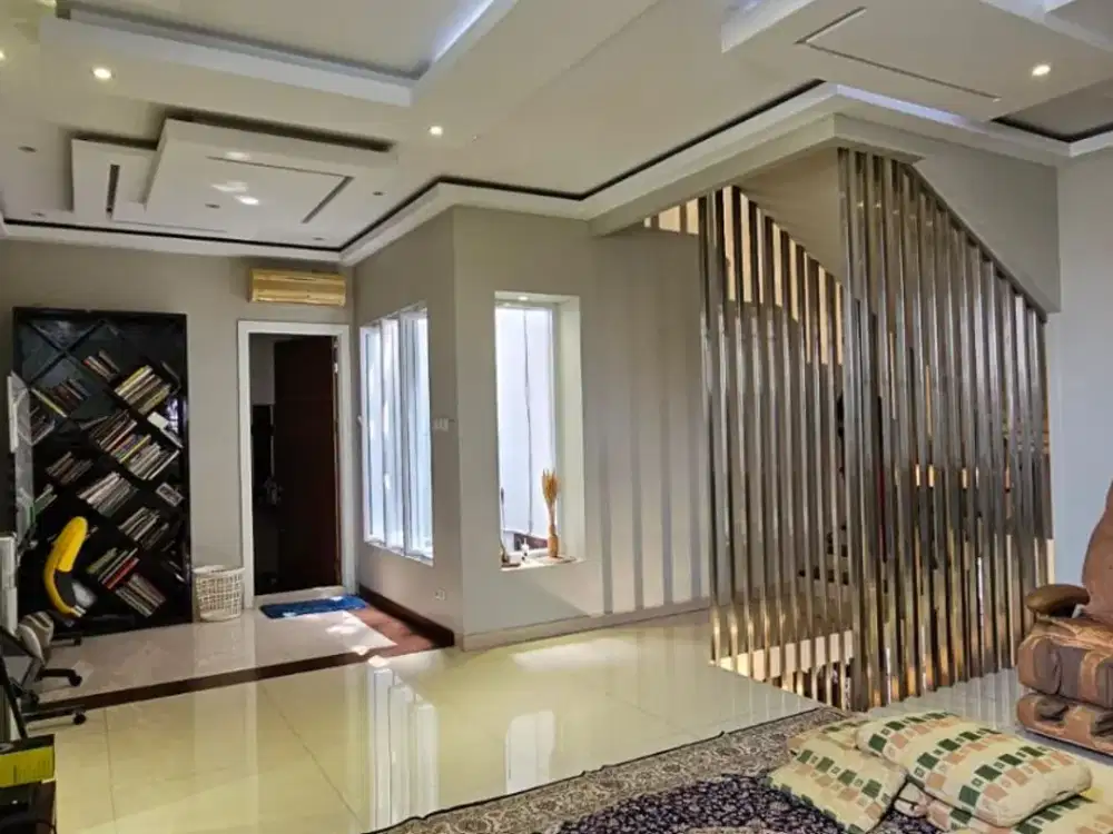 Dijual Rumah Mewah Cantik Strategis 3 Lantai Dalam Cluster Ada Swimming Pool Dekat Bxc Mall di Kebayoran Bintaro Tangsel Lr-11288