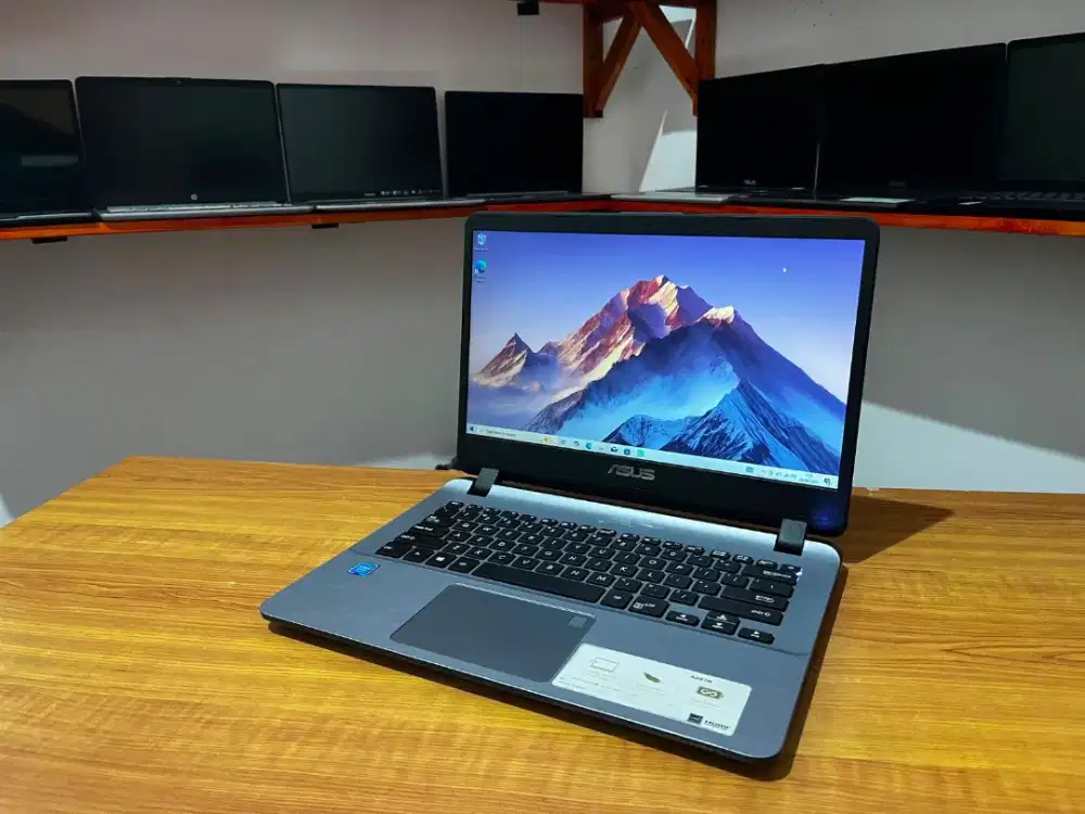 ASUS VIVOBOOK A407MA  
Intel Celeron N4000 RAM 4GB SSD 128GB