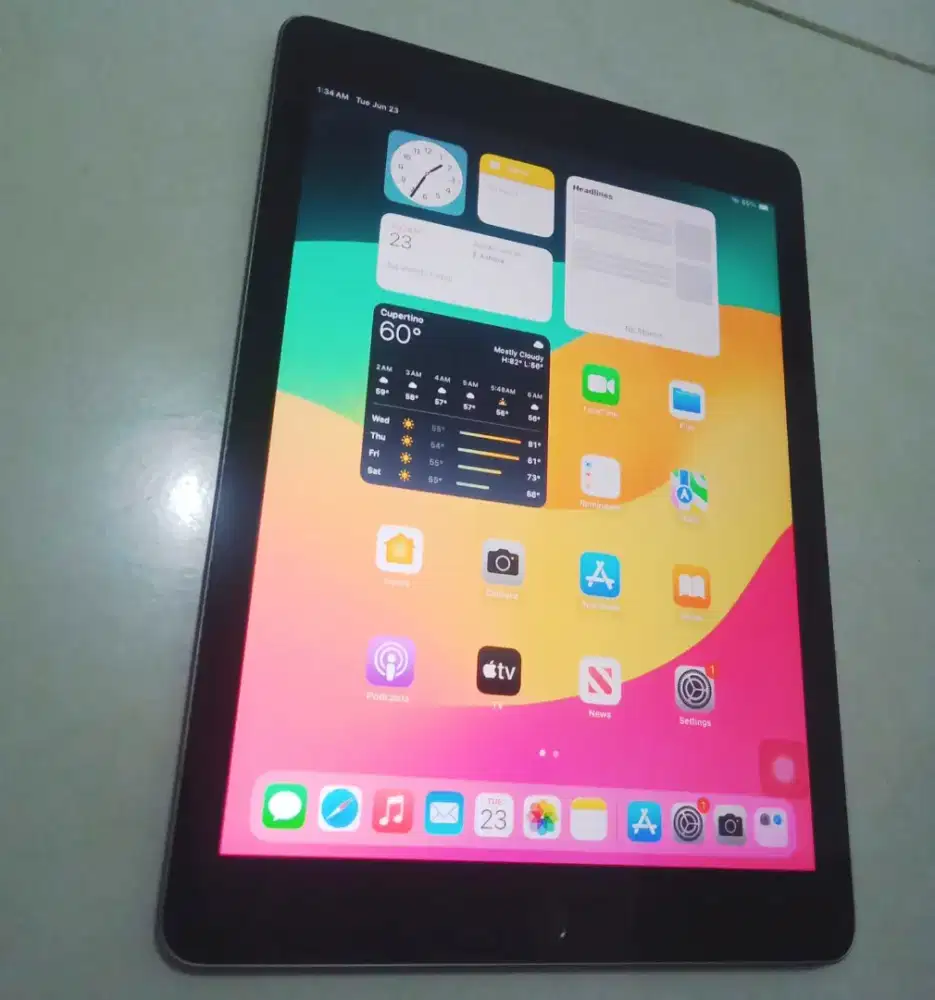 iPad Gen 6th Wi-Fi 32GB Mulus Normal Bebas Reset Charger Only