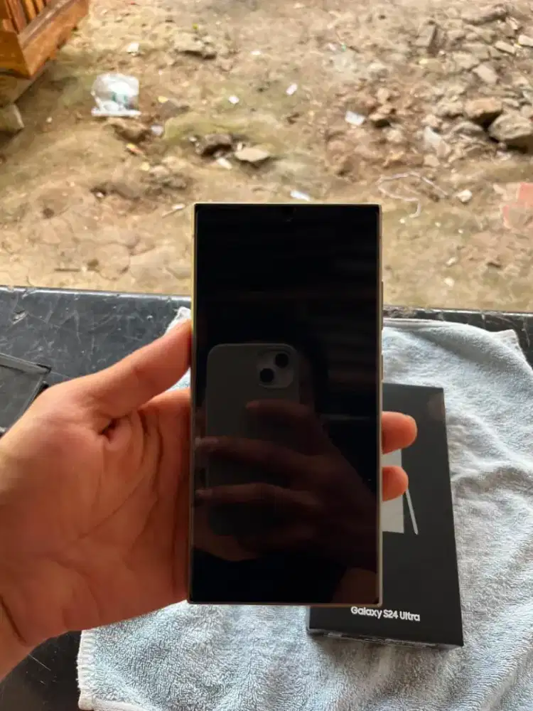Samsung galaxy s24 ultra masih garansi 1 tahun