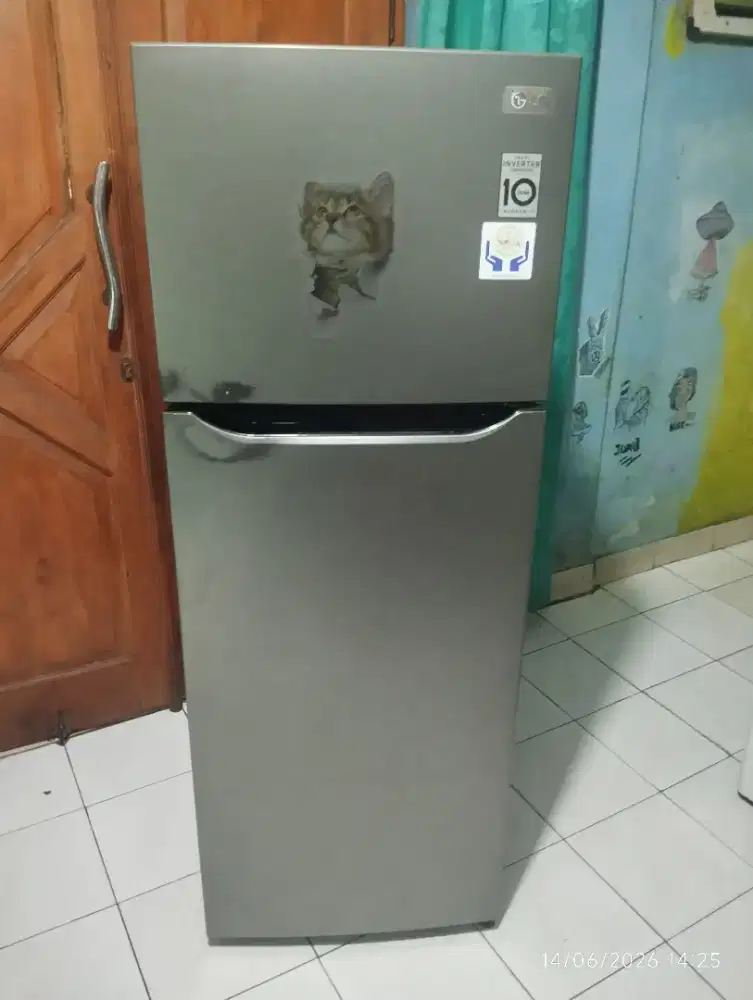 Kulkas 2 pintu merek LG