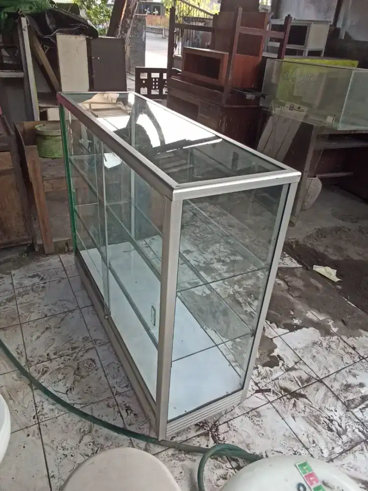 etalase toko ukuran 1.2m