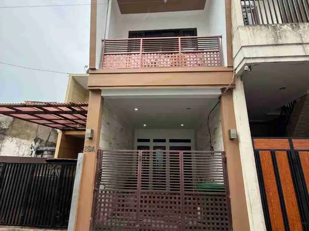 RUMAH CANTIK DAN MUNGIL DI TEROGONG CILANDAK BARAT JAKARTA SELATAN
