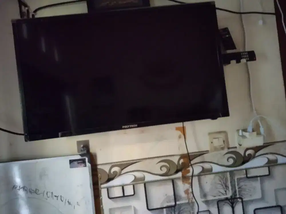 Tv led Polytron 32 inchi