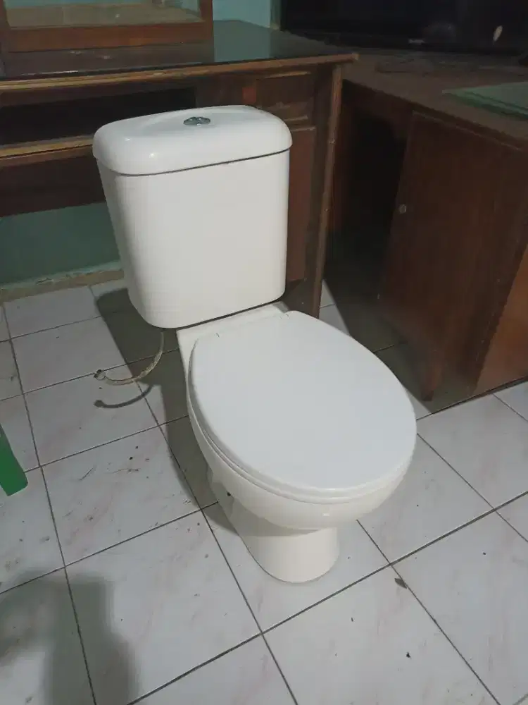 kloset duduk bekas mulus