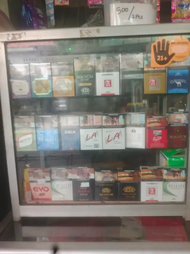 #ETALASE ROKOK KACA DIJUAL MURAH KONDISI MULUS HARGA 200RB NEGO