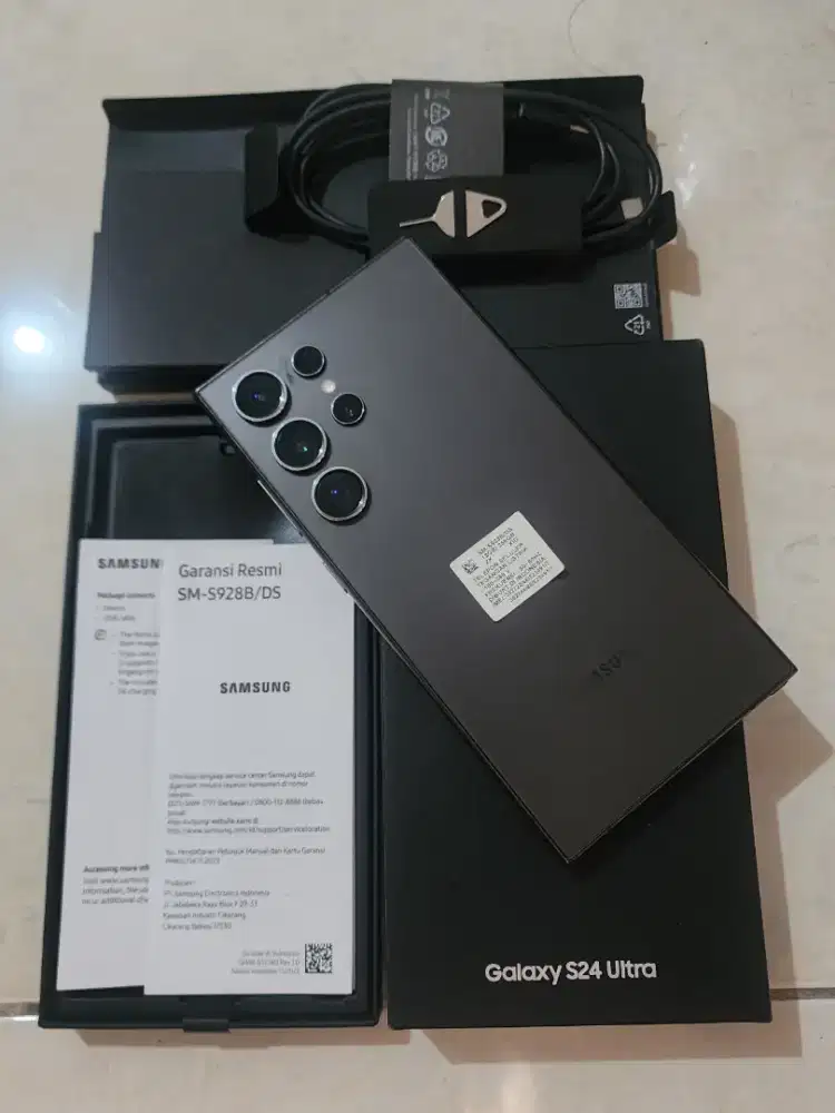 Samsung S24 Ultra 5G 12/256Gb, warna Black SEIN, kondisi 99,9% Mulus