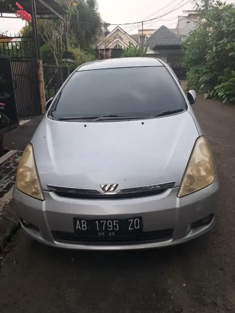 Toyota wish 2004 bensin