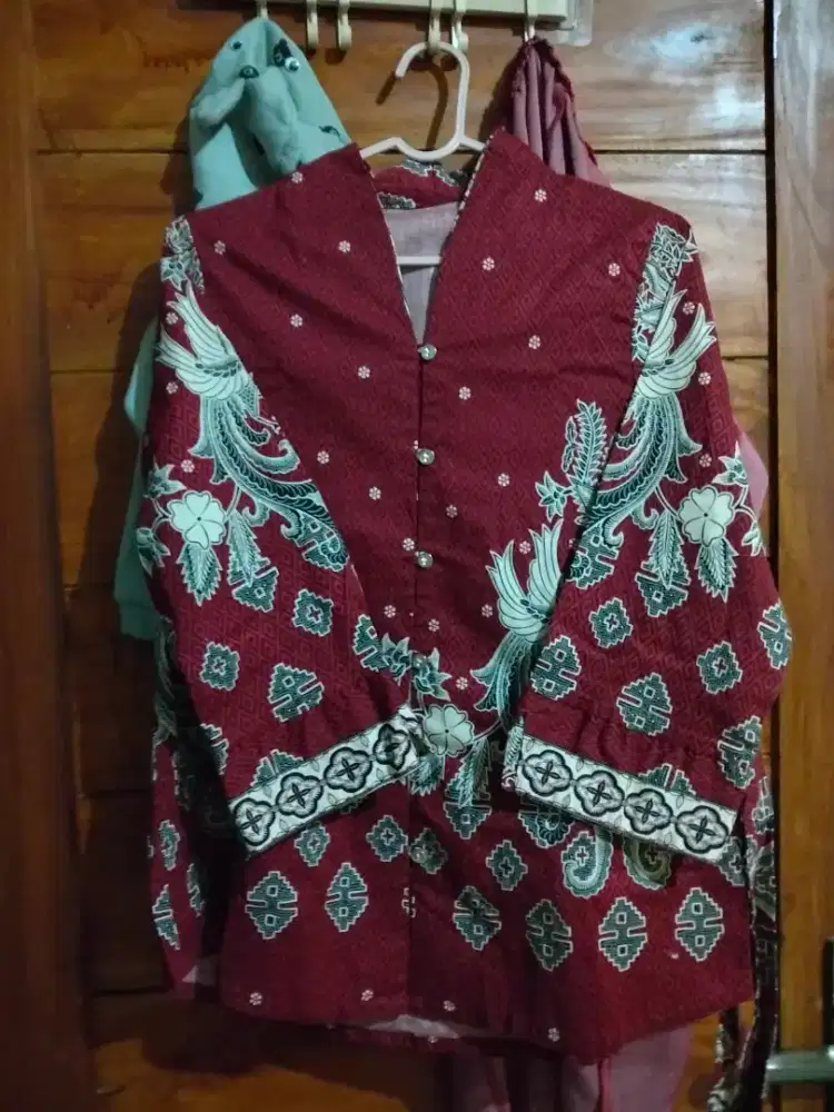 PRELOVED BAJU BEKAS