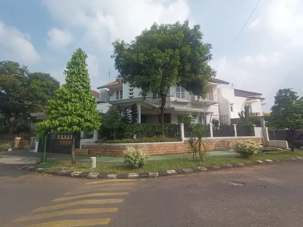 Rumah Kemang Pratama Kota Bekasi 3 LT Luas 570 Rp. 15M 7+2 KT 6+1 KM SHM