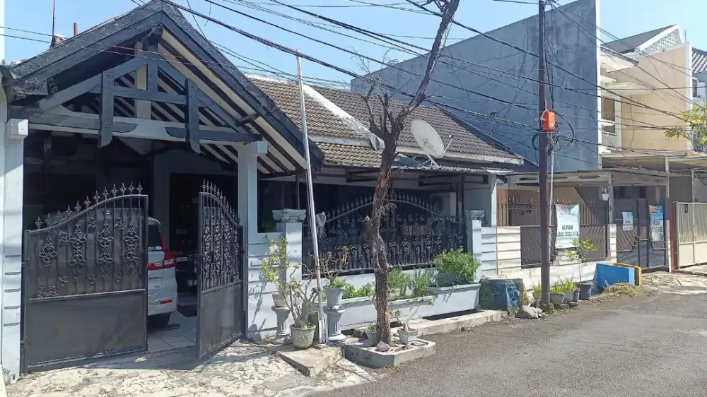 Di jual rumah siap huni Nginden intan Surabaya