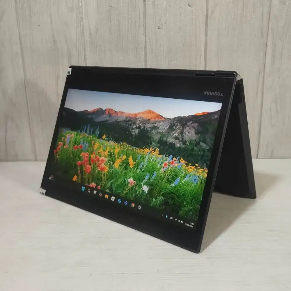 Laptop serba bisa, mode Laptop Tablet, dan Kreativitas.