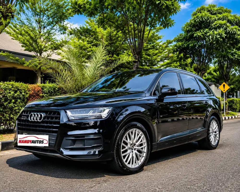 Audi Q7 TFSI Tahun 2016 Automatic Hitam yang sangat