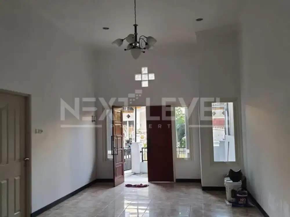 Dijual rumah lokasi strategis di kebonsari elveka