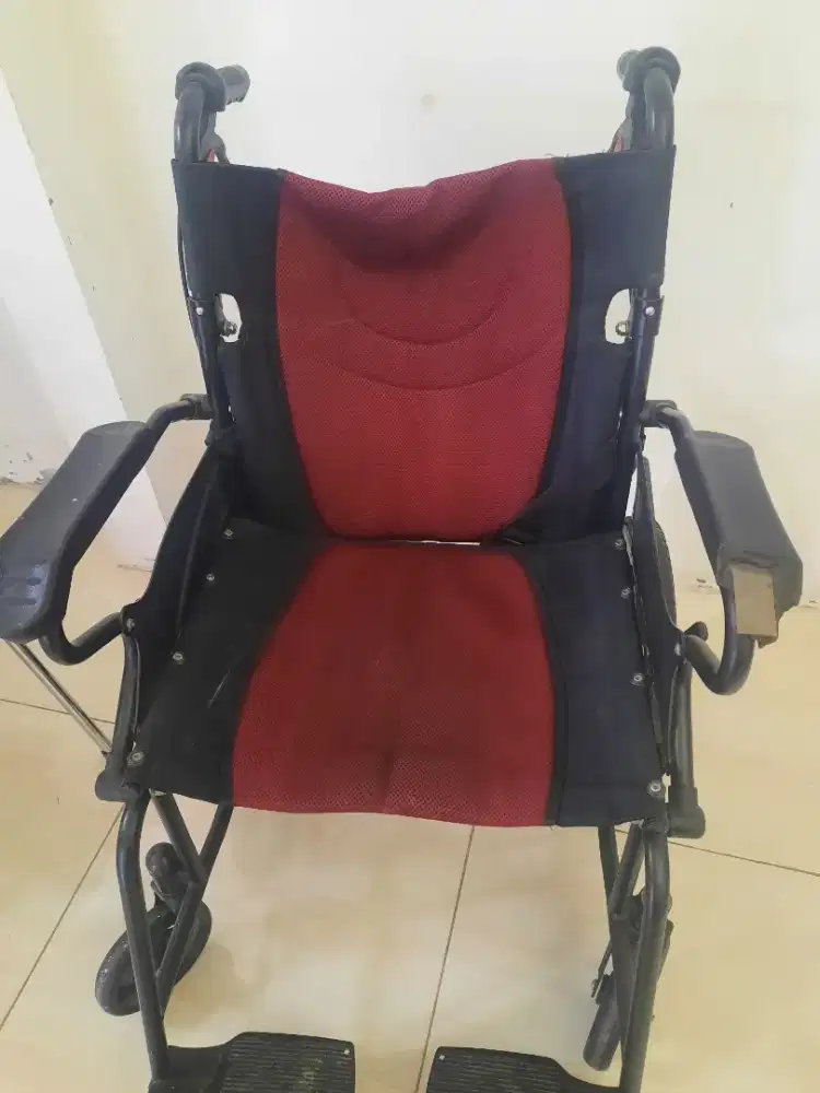 Dijual kursi roda merk Avico