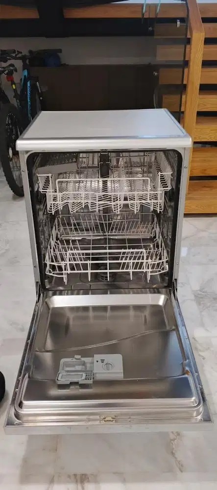 Mesin Dishwasher
