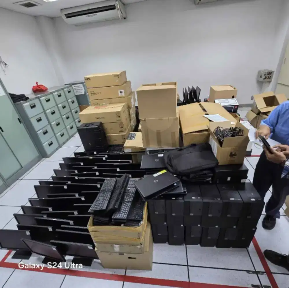 Barang2 rongsokan ex kantor kampus sekolahan perusahaan bank dll dbeli