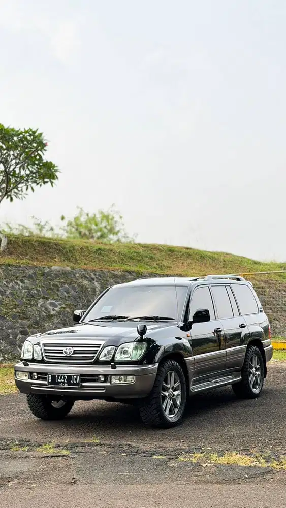 Toyota Land Crusier Cygnus 4.7 2004 Hitam Black 2003 2005 LC Cygnus