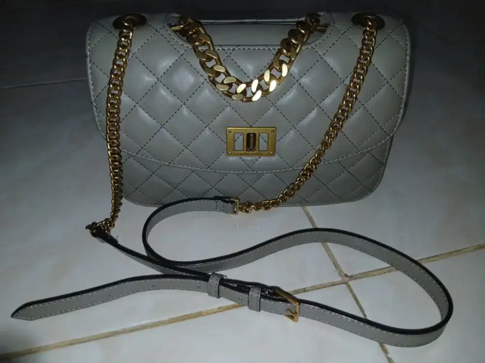 Jual tas Charles & Keith