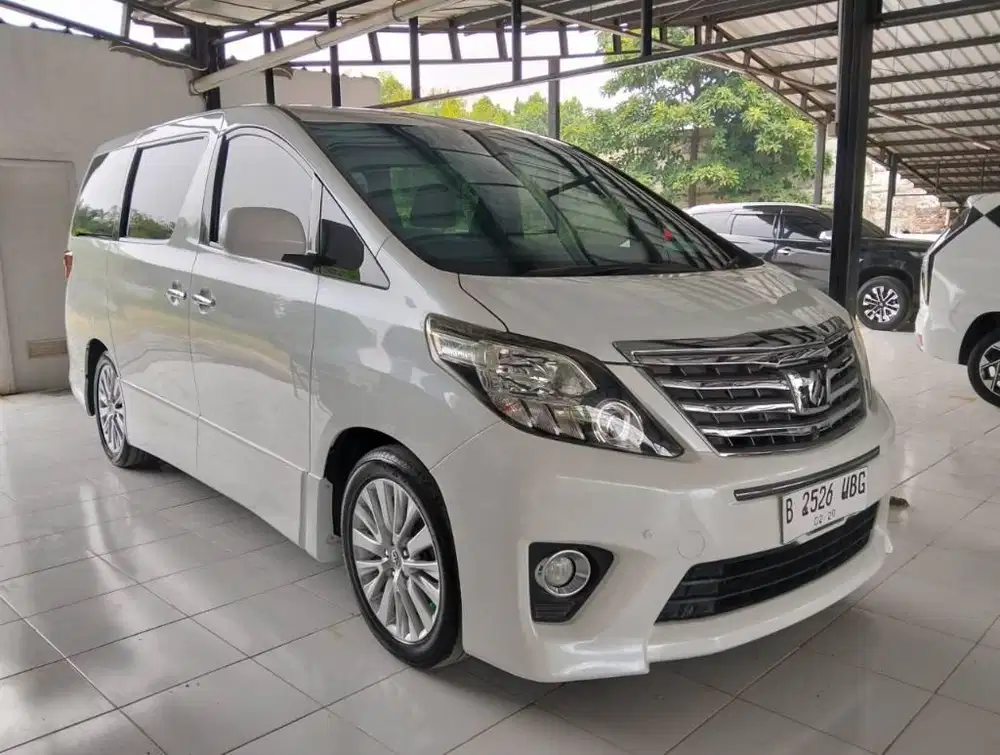 Toyota Alphard CBU 2.4 Matic Tahun 2013 Kondisi Mulus Terawat Istimewa