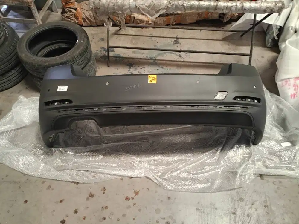 BUMPER BELAKANG BMW 320I 2015, 51127384,603