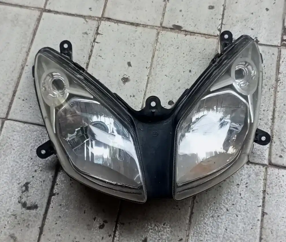 Reflektor Depan Nuovo Z HMA.. Cipinang
