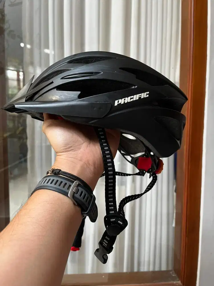 Helm Sepeda Aero