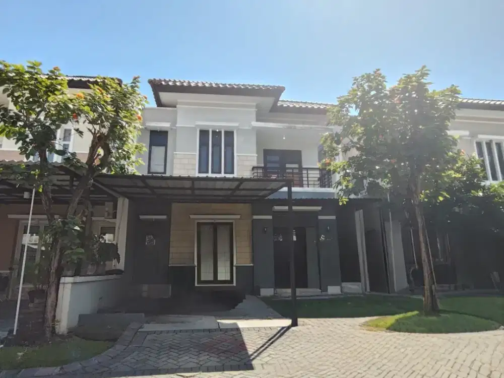 Disewakan rumah 2 lantai di  Royal Residence Lakarsantri Surabaya