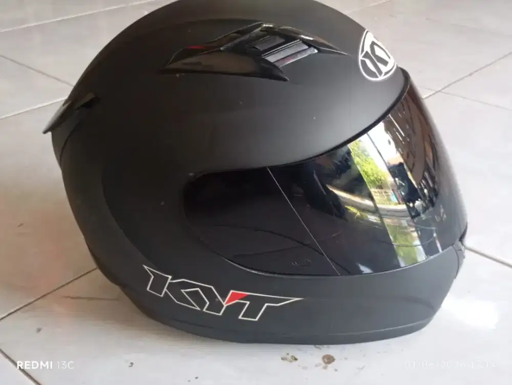 Helm KYT R10 Hitam doff