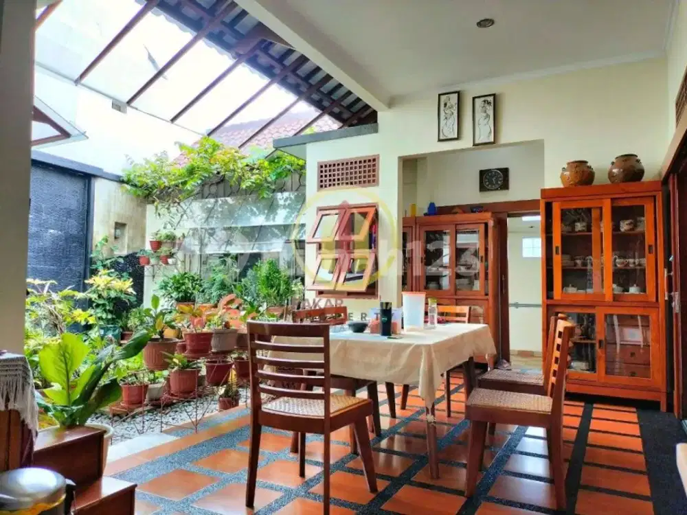 Dijual Rumah Asri Siap Huni 2 Lantai di Cigadung Sayap Dago