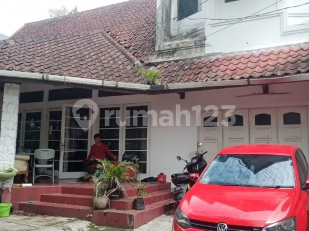 Rumah Terawat Heritage Siap Huni Lokasi Strategis di Sayap Dago.