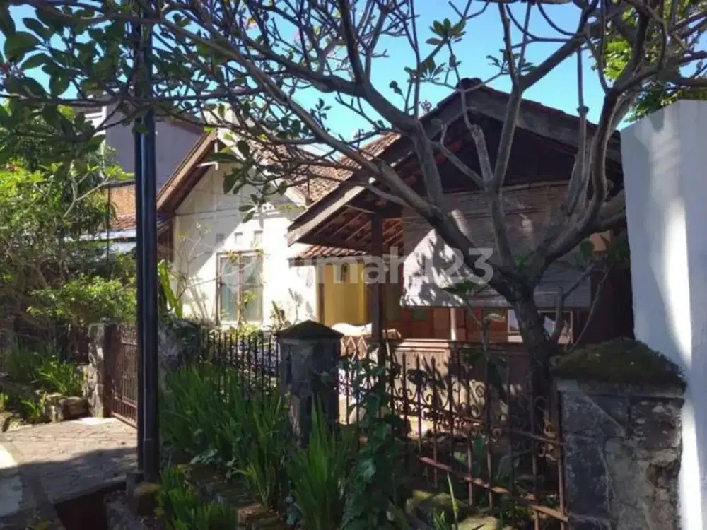 Rumah Lama Hitung Tanah Sayap Riau Lokasi Bagus Bandung Kota