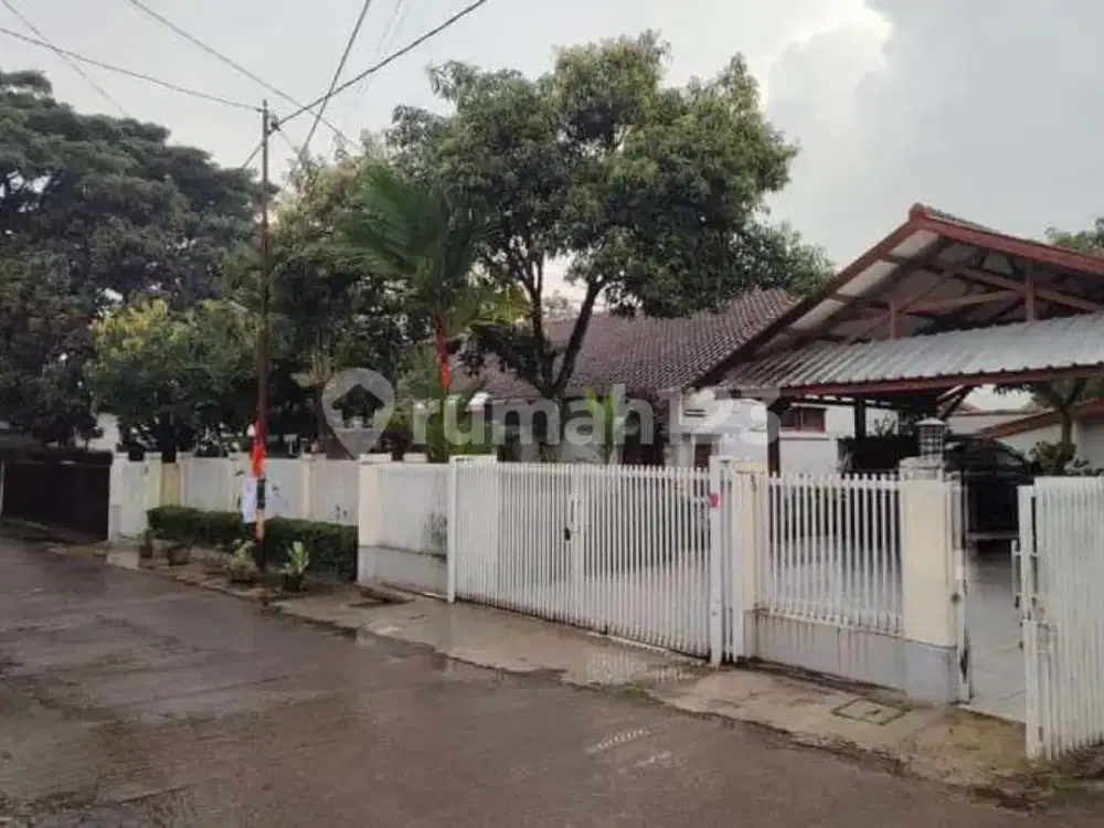Rumah Terawat Siap Huni Lokasi Sejuk di Sayap Dago Bandung Kota