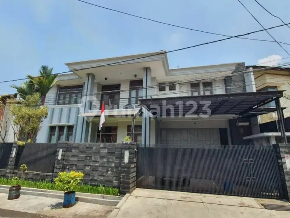 Rumah Bagus Lokasi Strategis Pusat Kota Sayap Riau Bandung